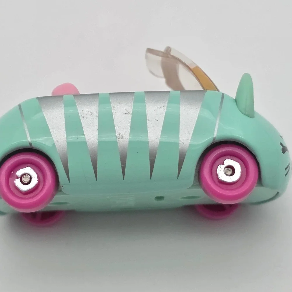Shopkins Cutie Cars Cat Convertible Mint Green Pink‎ Die-Cast Retro Toy Vehicle